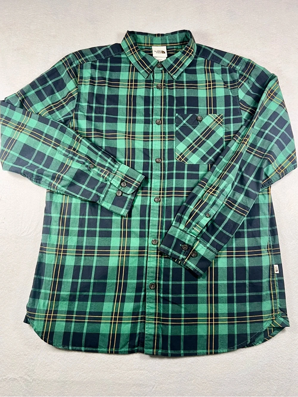 The North Face Mens Green Navy Plaid Button Down Shirt Outdoor Gorpcore Casual
